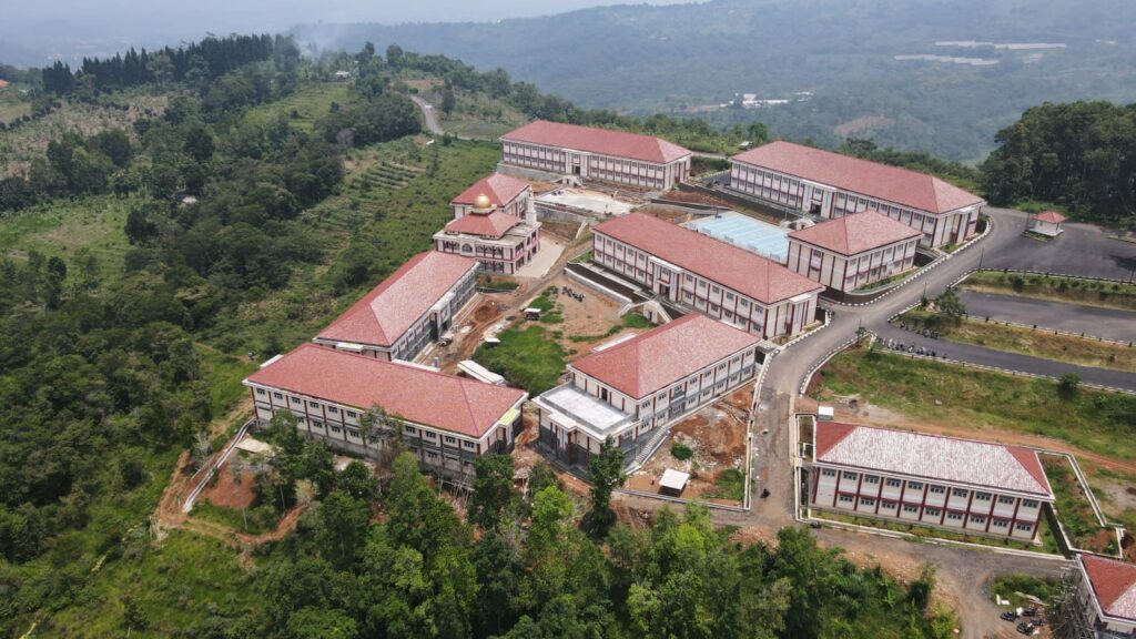 Berkat Wakaf Anda, SMK-IT As-Syifa Berdiri Megah dengan Pemandangan Indah